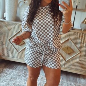 Checkered Set - Brown and White
